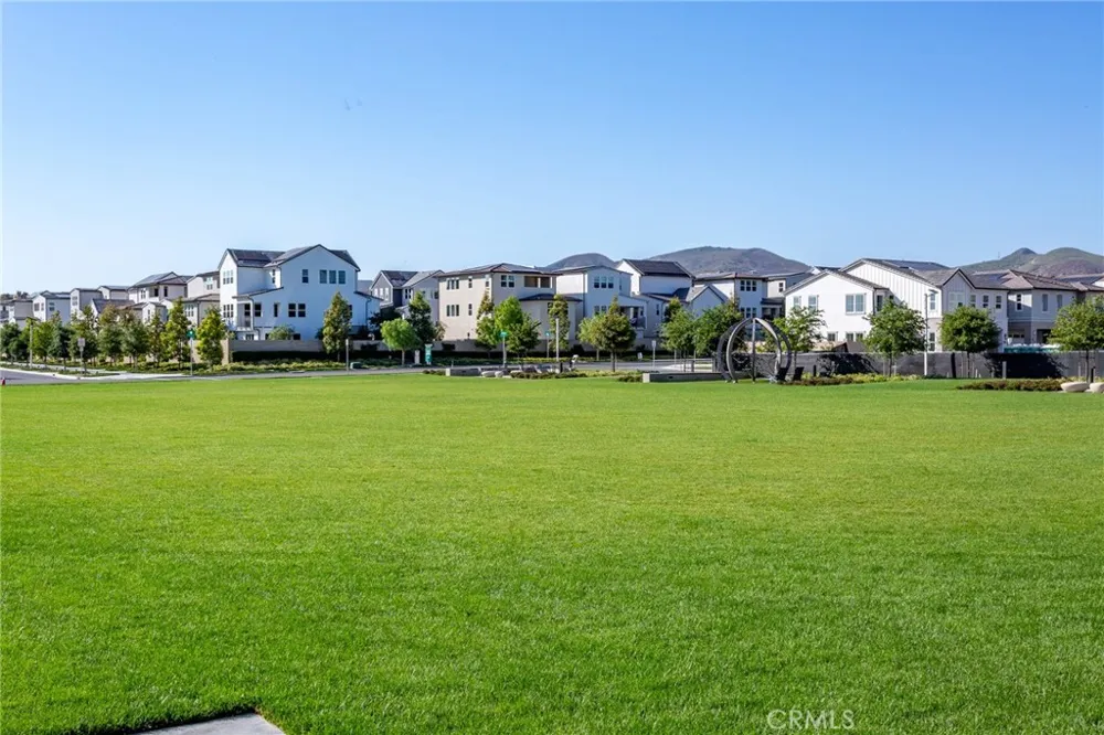 331 Newton Lake Forest, CA 92630