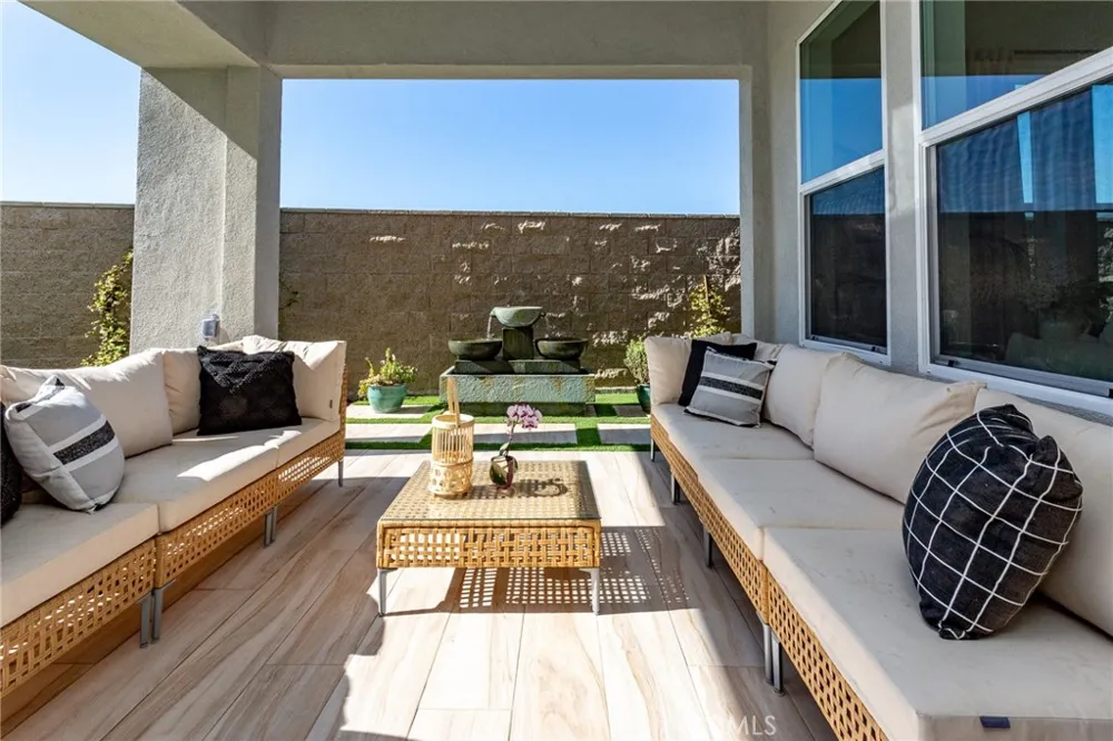 331 Newton Lake Forest, CA 92630