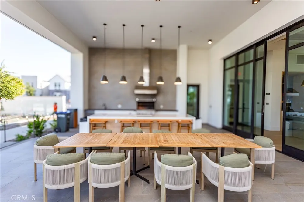 331 Newton Lake Forest, CA 92630