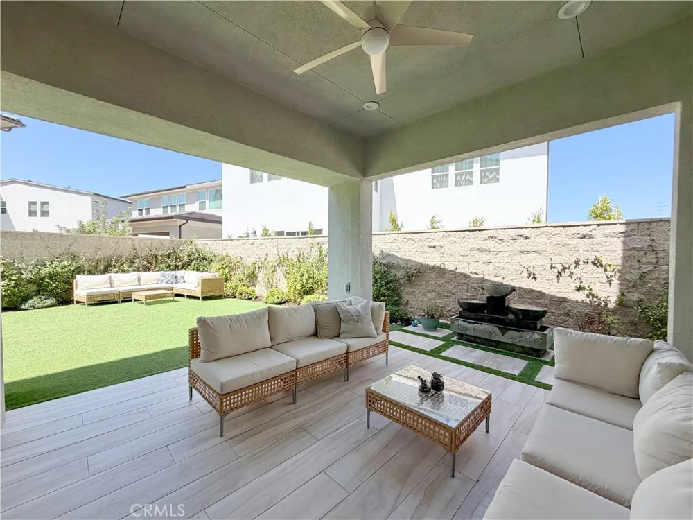 331 Newton Lake Forest, CA 92630