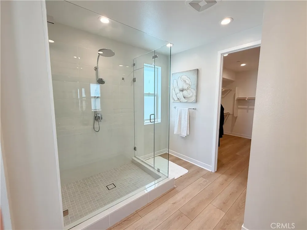 331 Newton Lake Forest, CA 92630