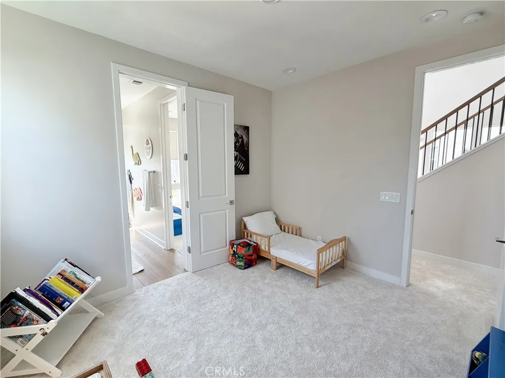 331 Newton Lake Forest, CA 92630
