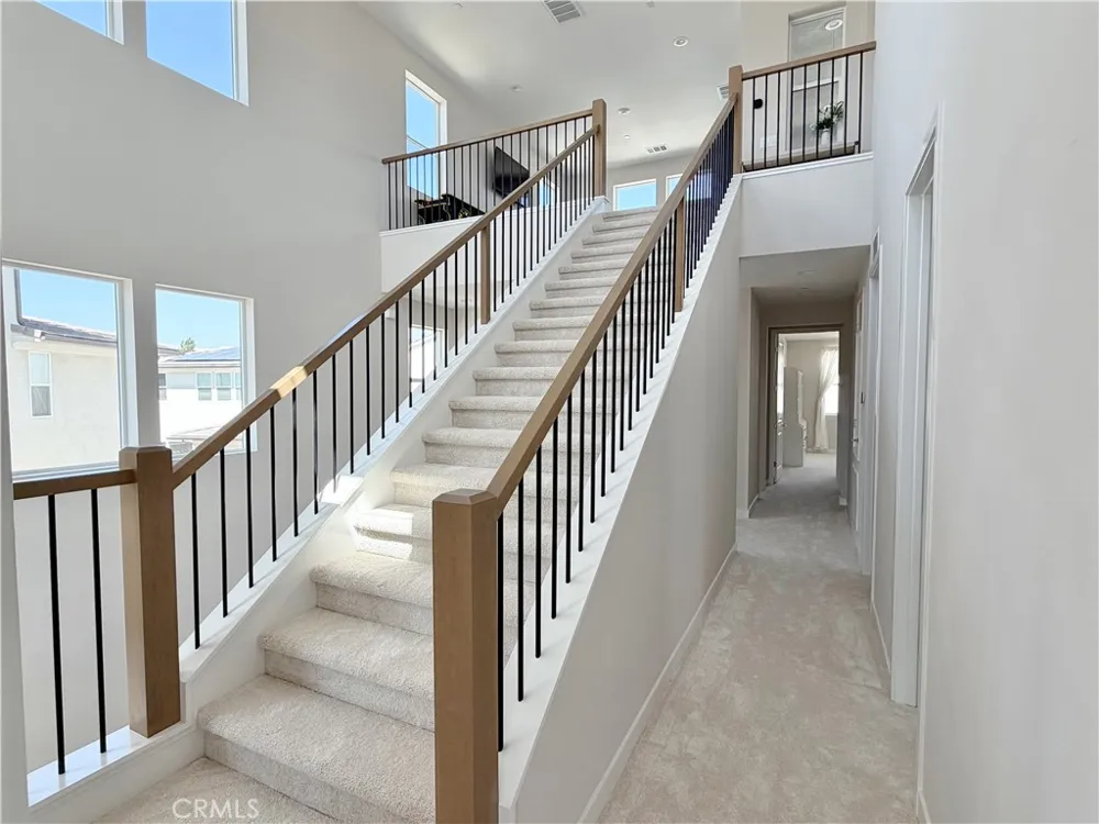 331 Newton Lake Forest, CA 92630