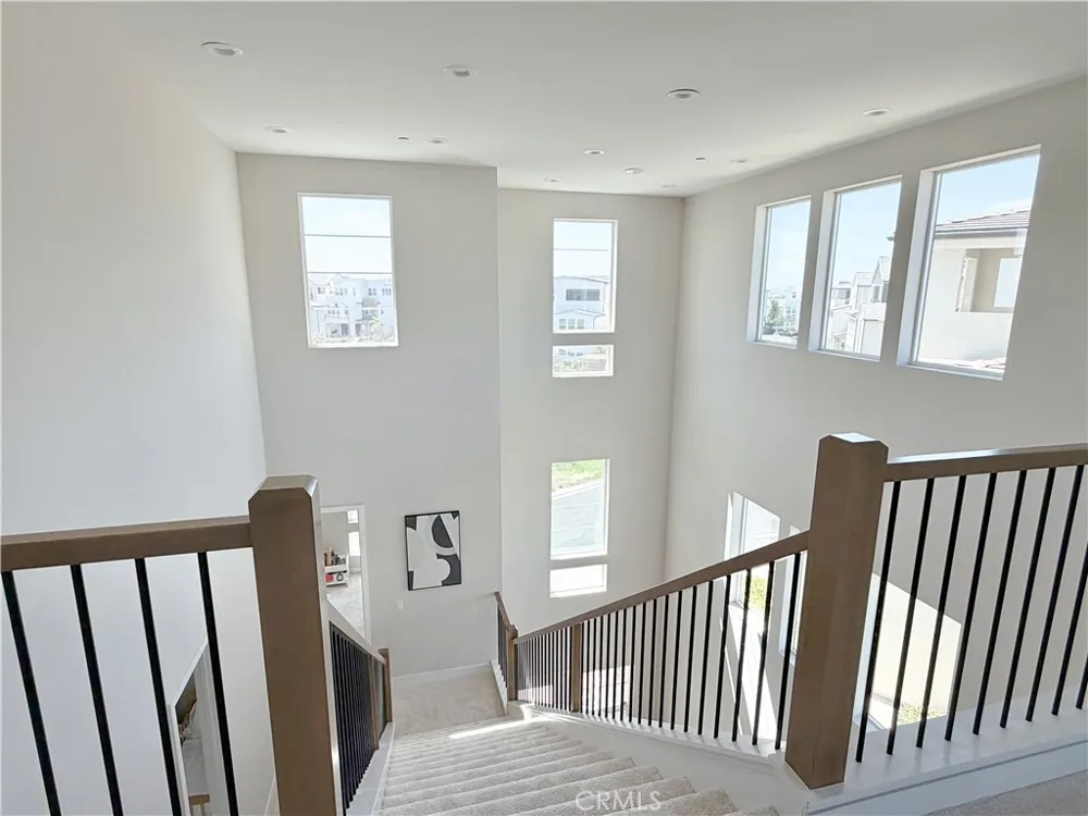 331 Newton Lake Forest, CA 92630