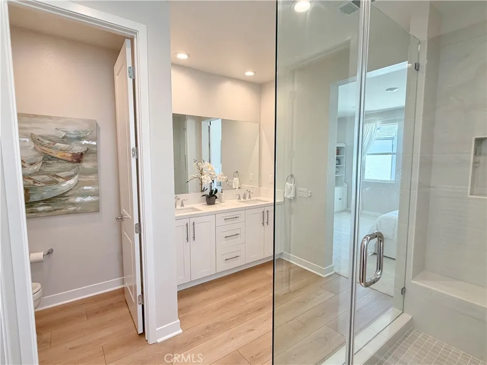 331 Newton Lake Forest, CA 92630