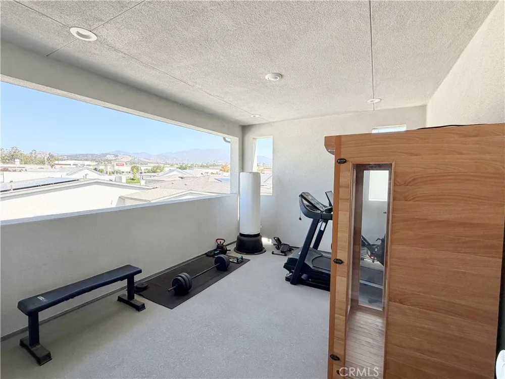 331 Newton Lake Forest, CA 92630