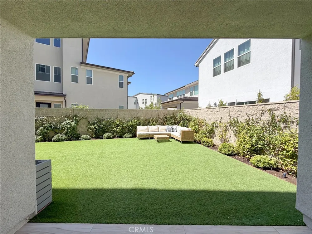 331 Newton Lake Forest, CA 92630
