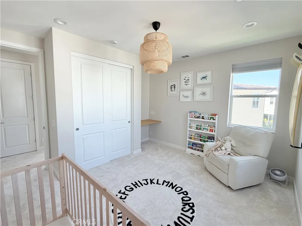 331 Newton Lake Forest, CA 92630