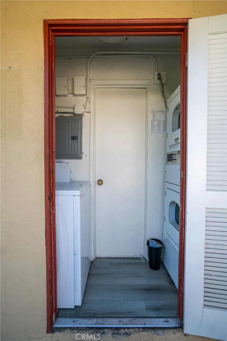 383 W Wilson Street Costa Mesa, CA 92627