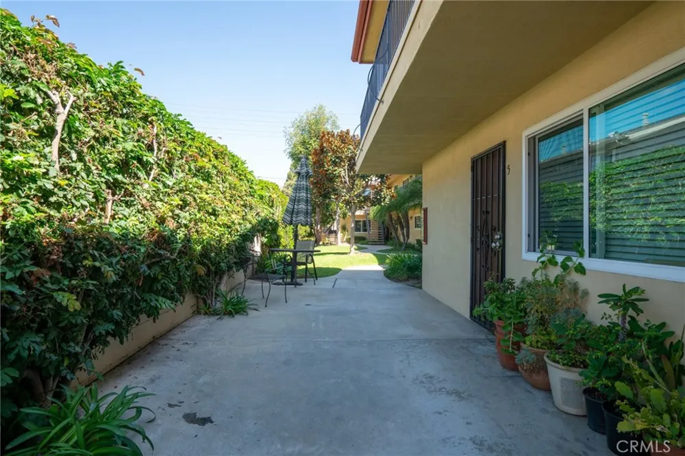383 W Wilson Street Costa Mesa, CA 92627