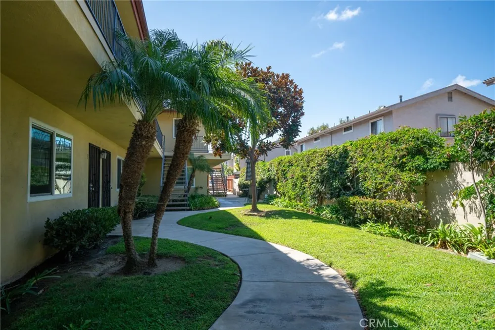 383 W Wilson Street Costa Mesa, CA 92627