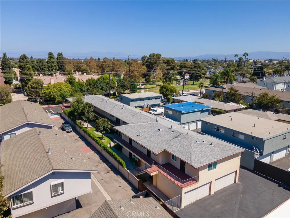 383 W Wilson Street Costa Mesa, CA 92627