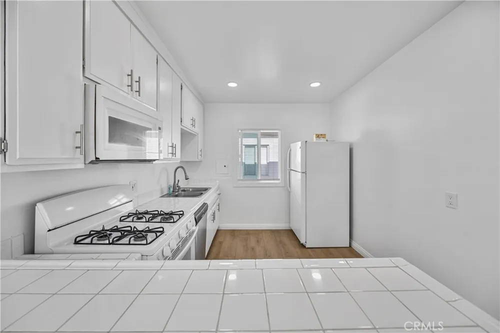 1826 12th Street Manhattan Beach, CA 90266