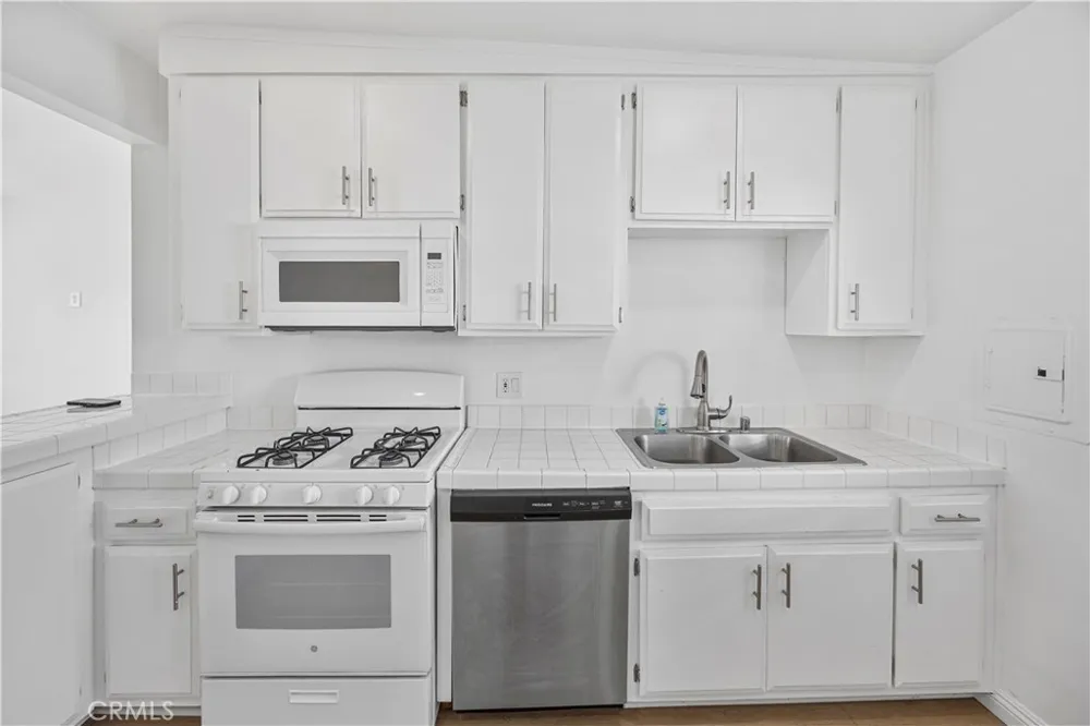 1826 12th Street Manhattan Beach, CA 90266