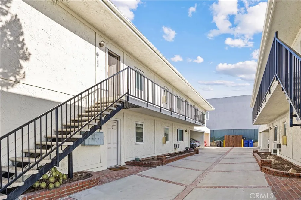 1826 12th Street Manhattan Beach, CA 90266