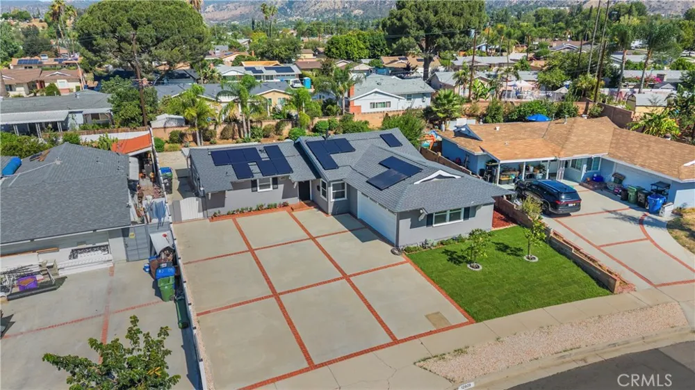 12929 Altano Sylmar, CA 91342