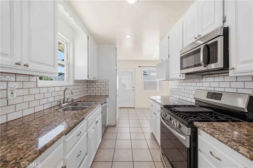 12929 Altano Sylmar, CA 91342