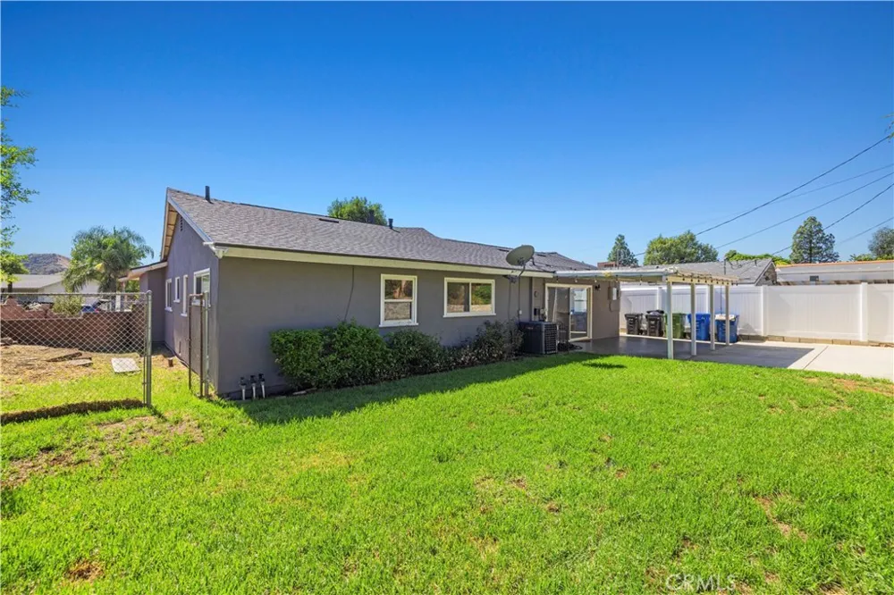 12929 Altano Sylmar, CA 91342