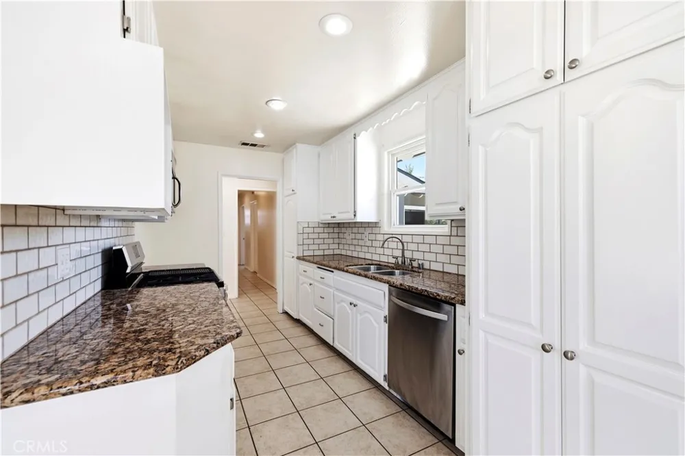 12929 Altano Sylmar, CA 91342