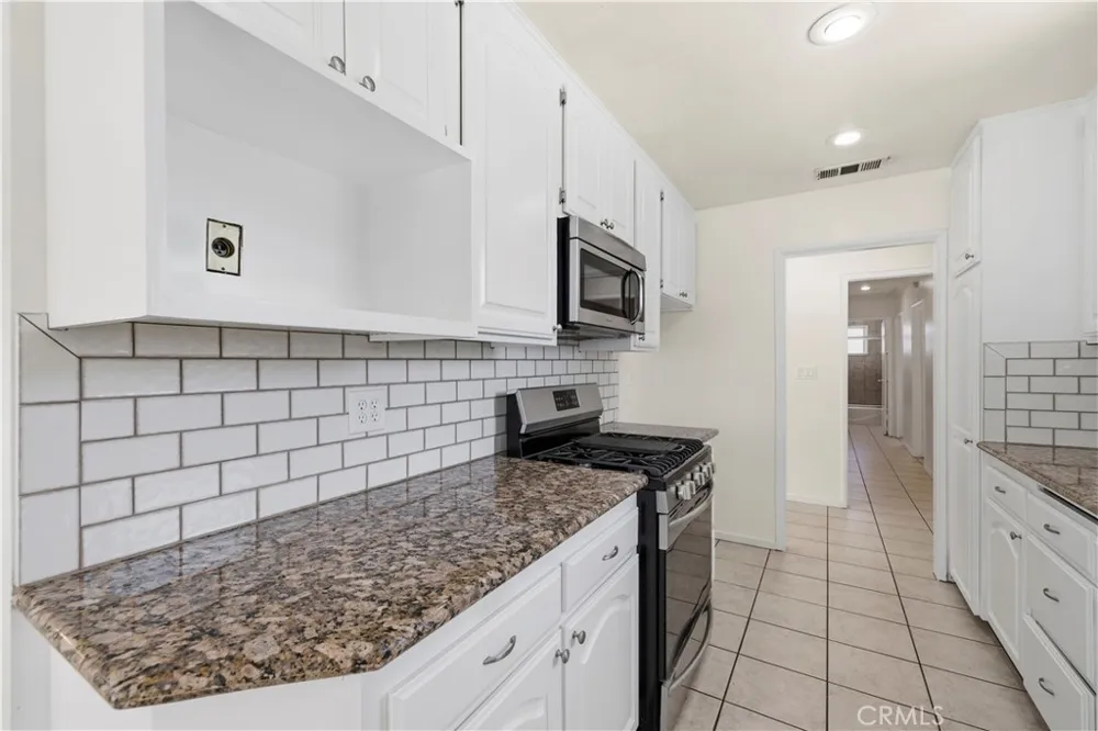 12929 Altano Sylmar, CA 91342