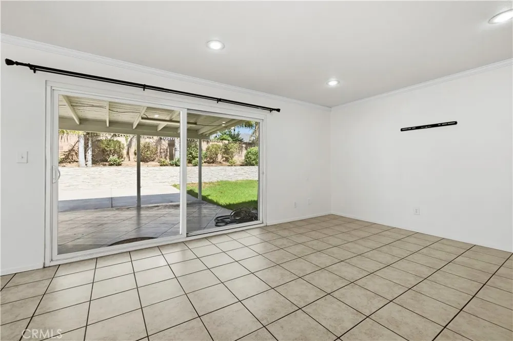 12929 Altano Sylmar, CA 91342