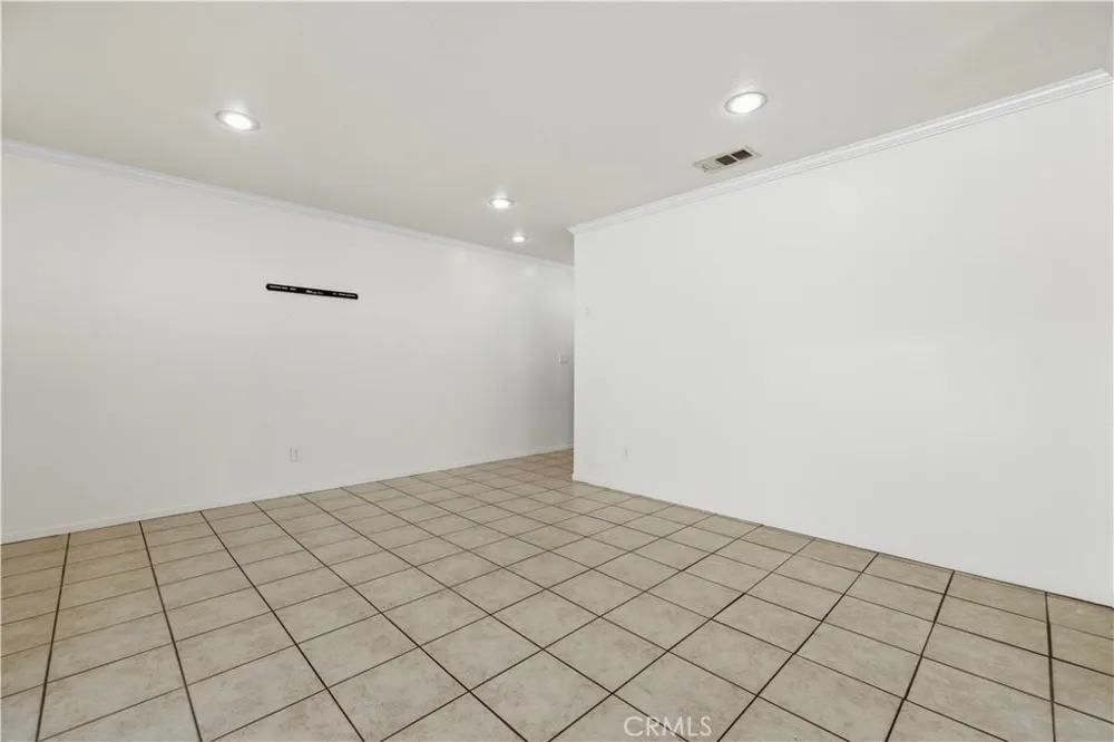 12929 Altano Sylmar, CA 91342