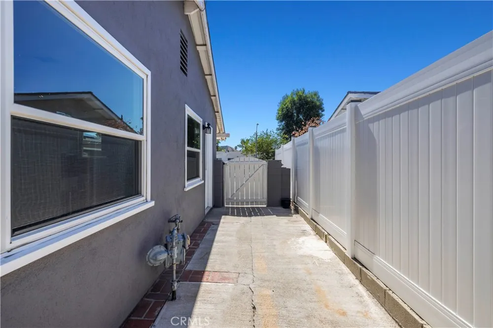12929 Altano Sylmar, CA 91342