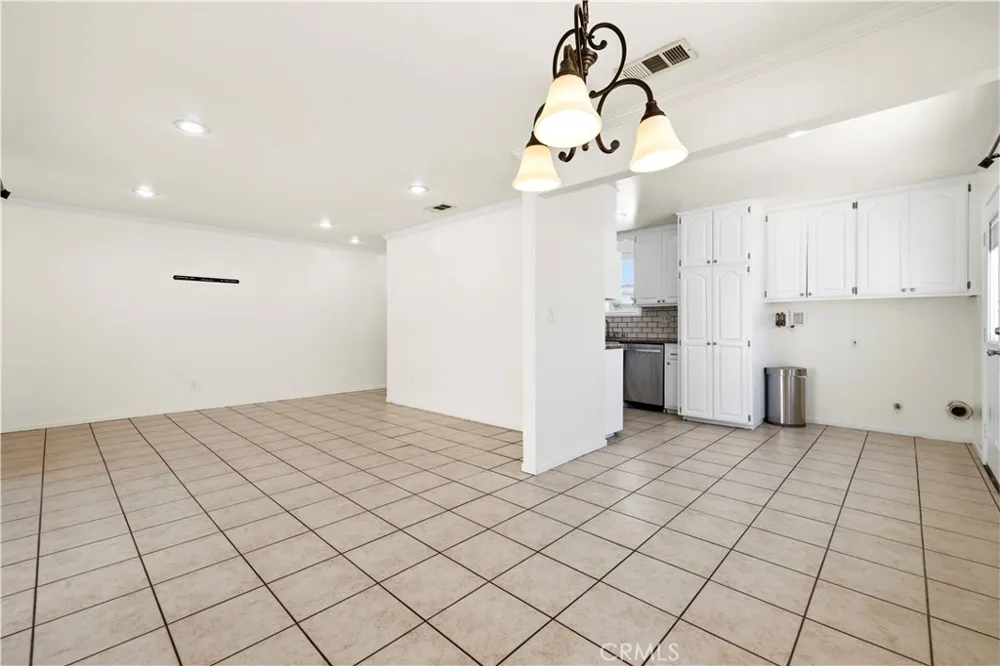 12929 Altano Sylmar, CA 91342
