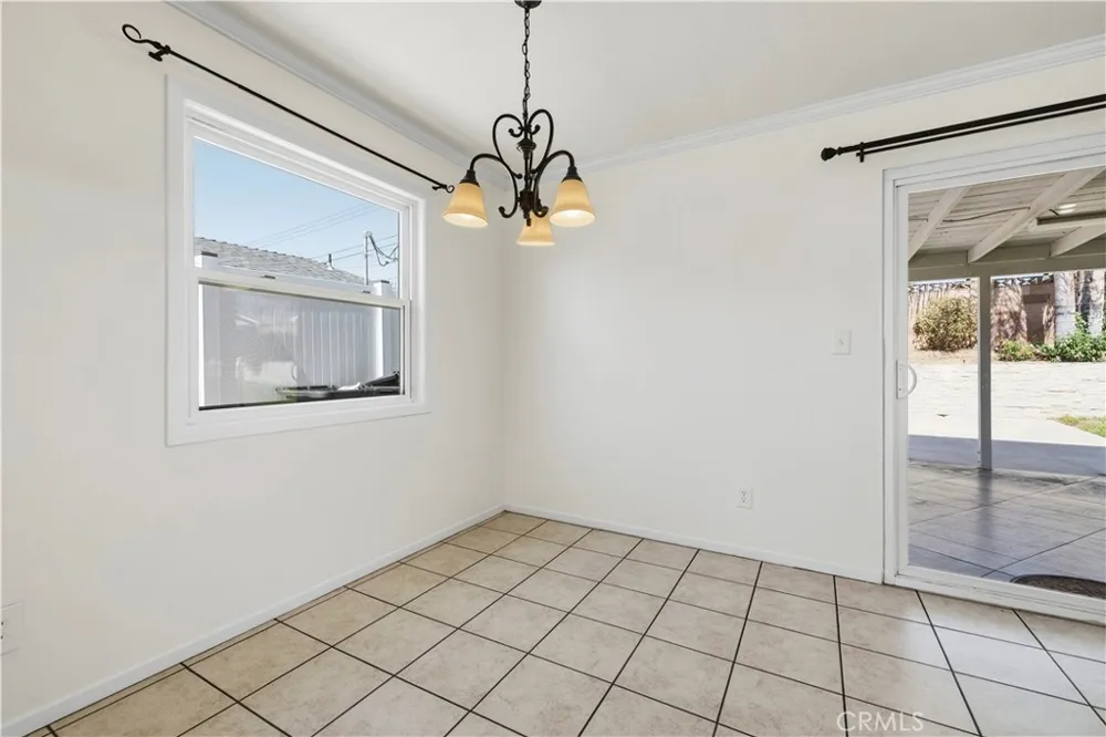 12929 Altano Sylmar, CA 91342