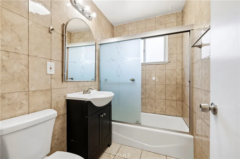 12929 Altano Sylmar, CA 91342