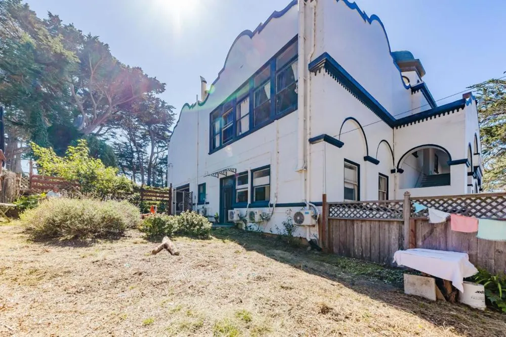 496 6th Street Montara, CA 94037