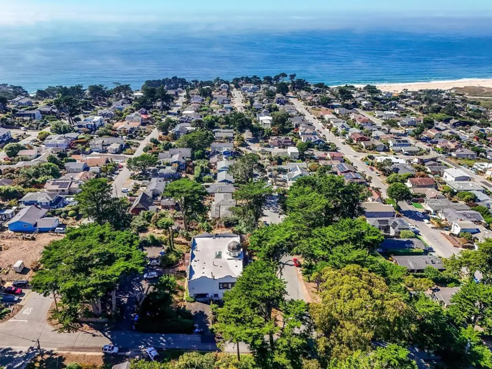 496 6th Street Montara, CA 94037