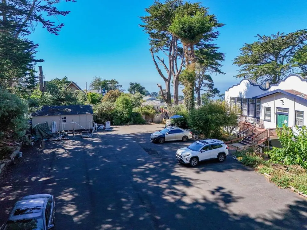 496 6th Street Montara, CA 94037