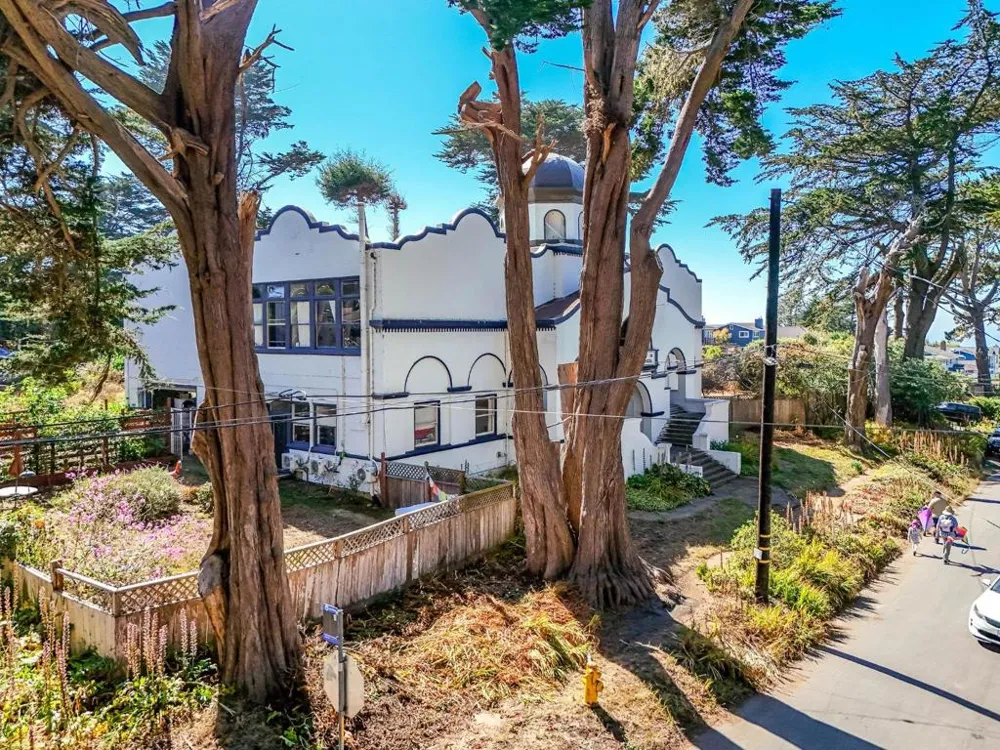 496 6th Street Montara, CA 94037