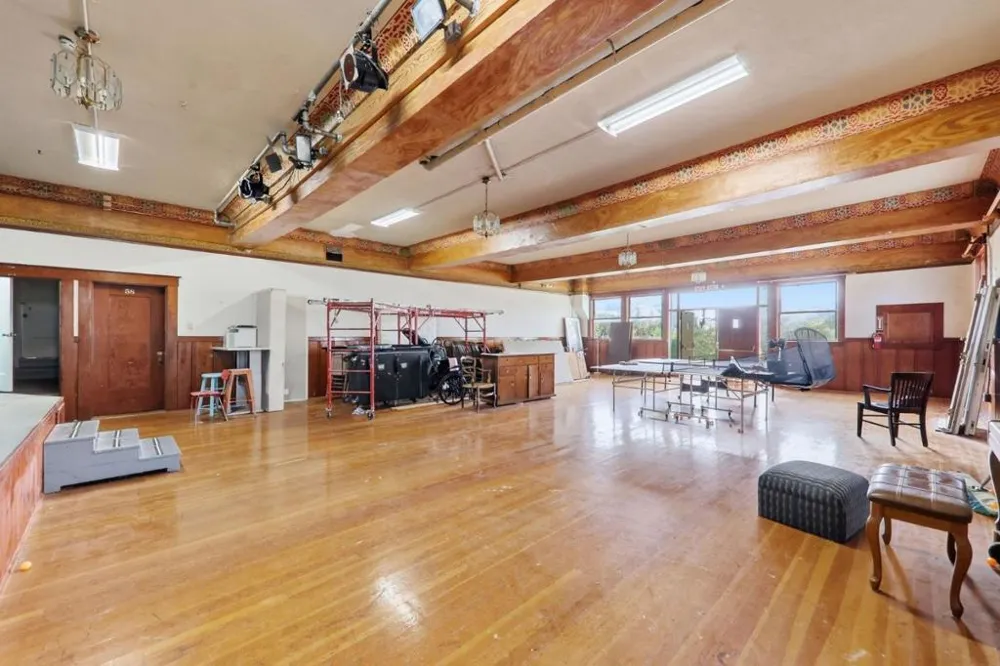 496 6th Street Montara, CA 94037