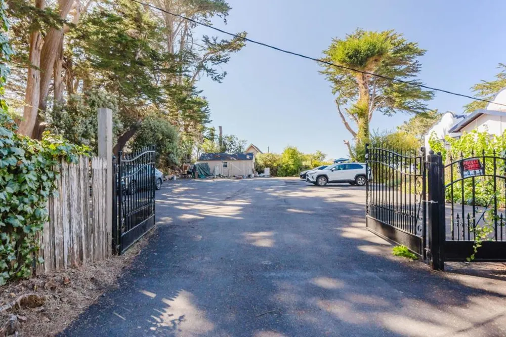 496 6th Street Montara, CA 94037