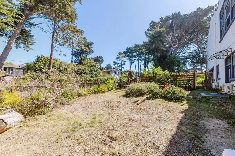 496 6th Street Montara, CA 94037