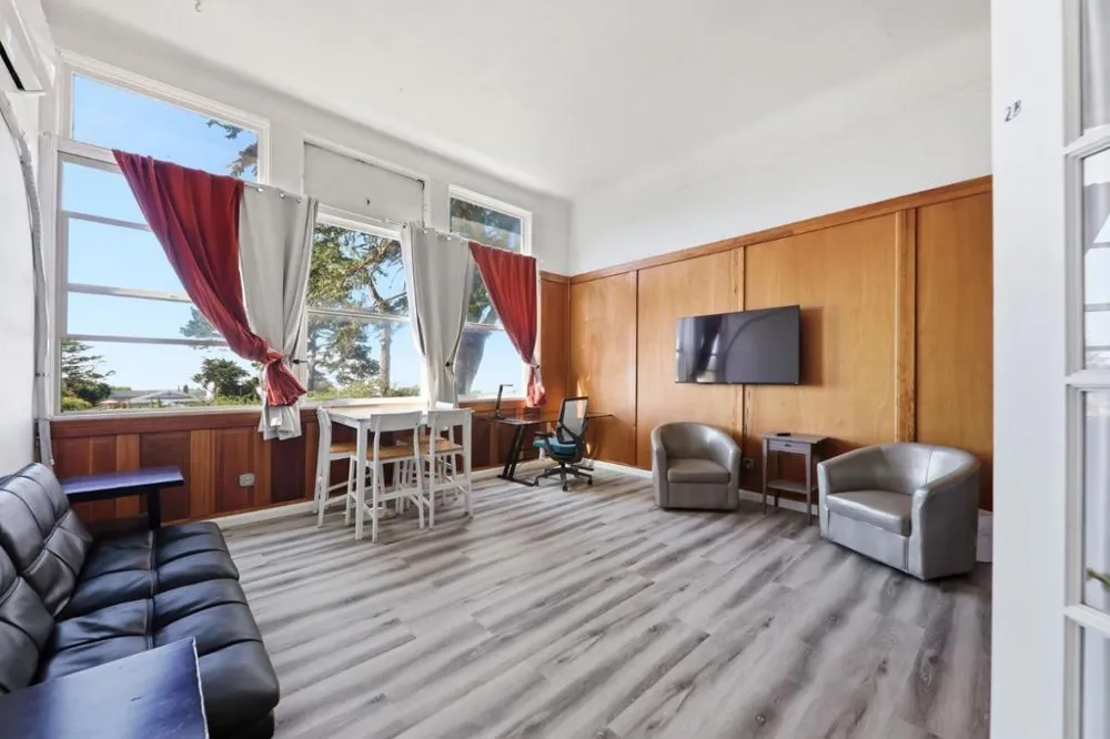 496 6th Street Montara, CA 94037