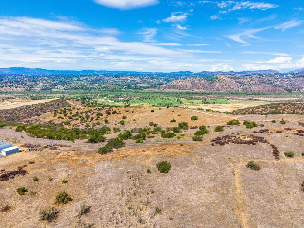 W Lilac Rd Bonsall, CA 92003