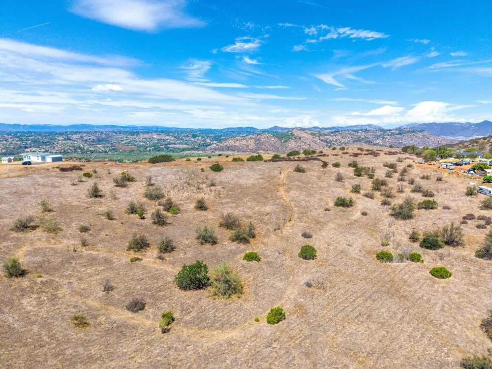 W Lilac Rd Bonsall, CA 92003