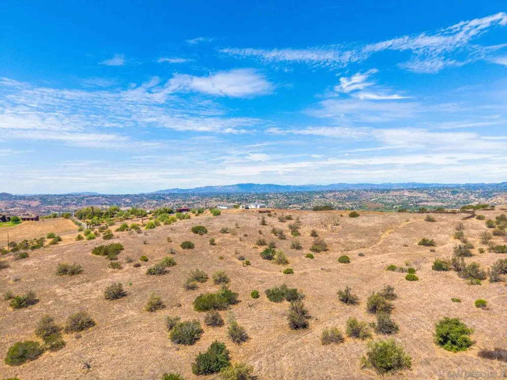W Lilac Rd Bonsall, CA 92003