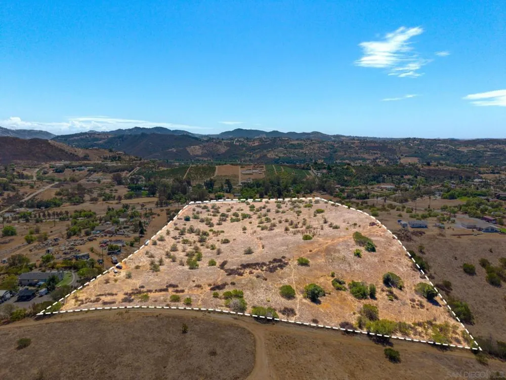 W Lilac Rd Bonsall, CA 92003