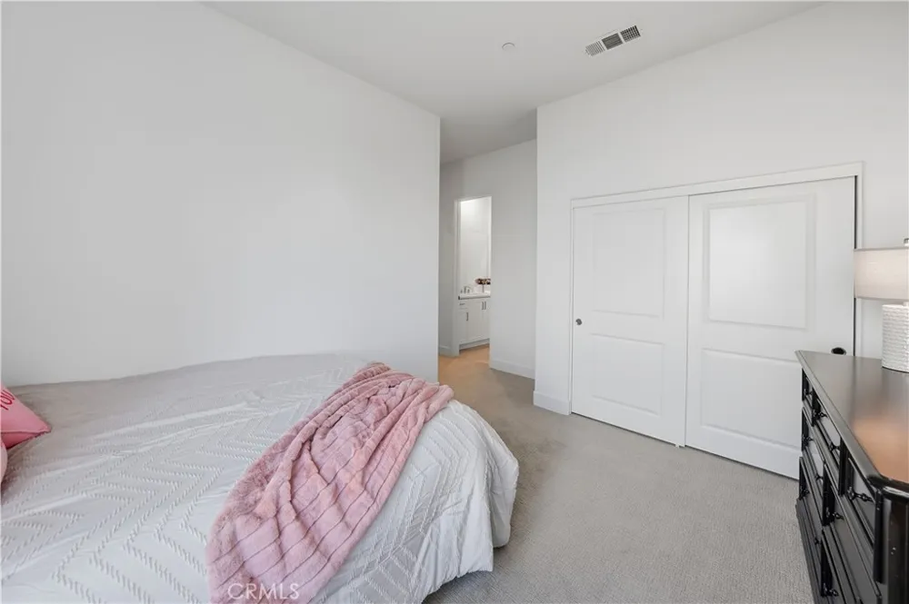 26720 Afton Lane Valencia, CA 91381