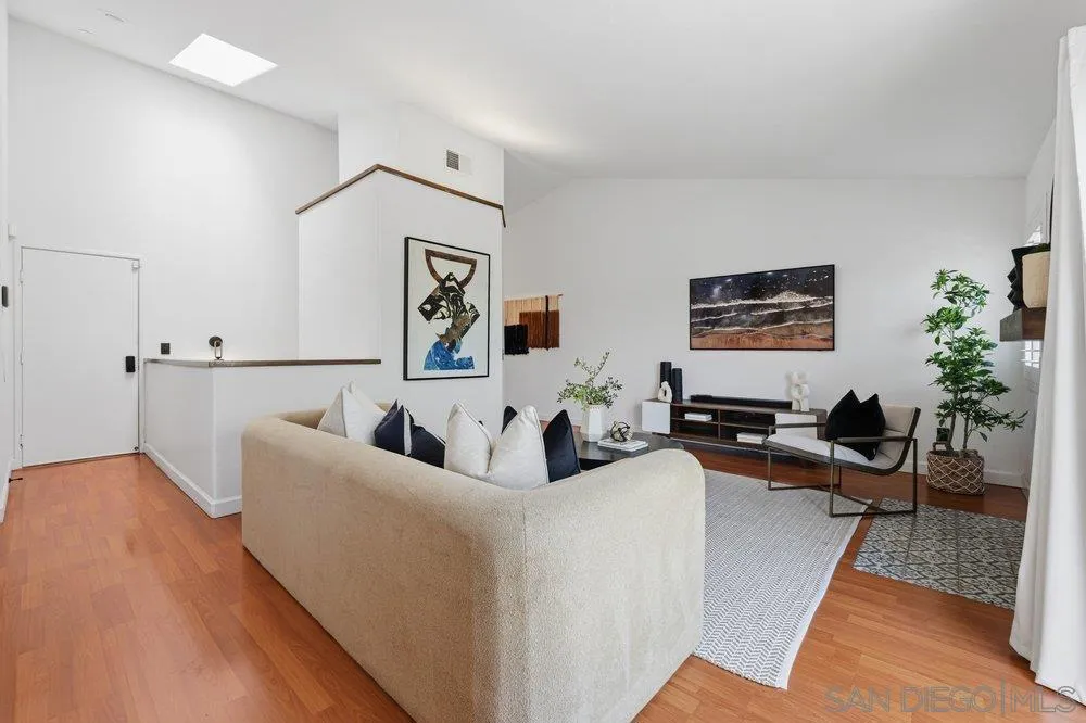 12805 Carriage Heights Way Poway, CA 92064