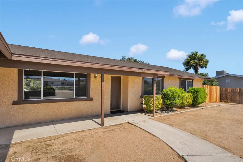 18256 Danbury Hesperia, CA 92345