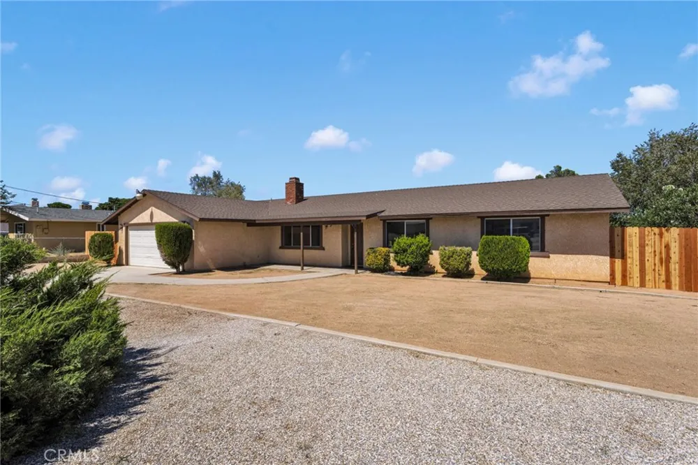 18256 Danbury Hesperia, CA 92345