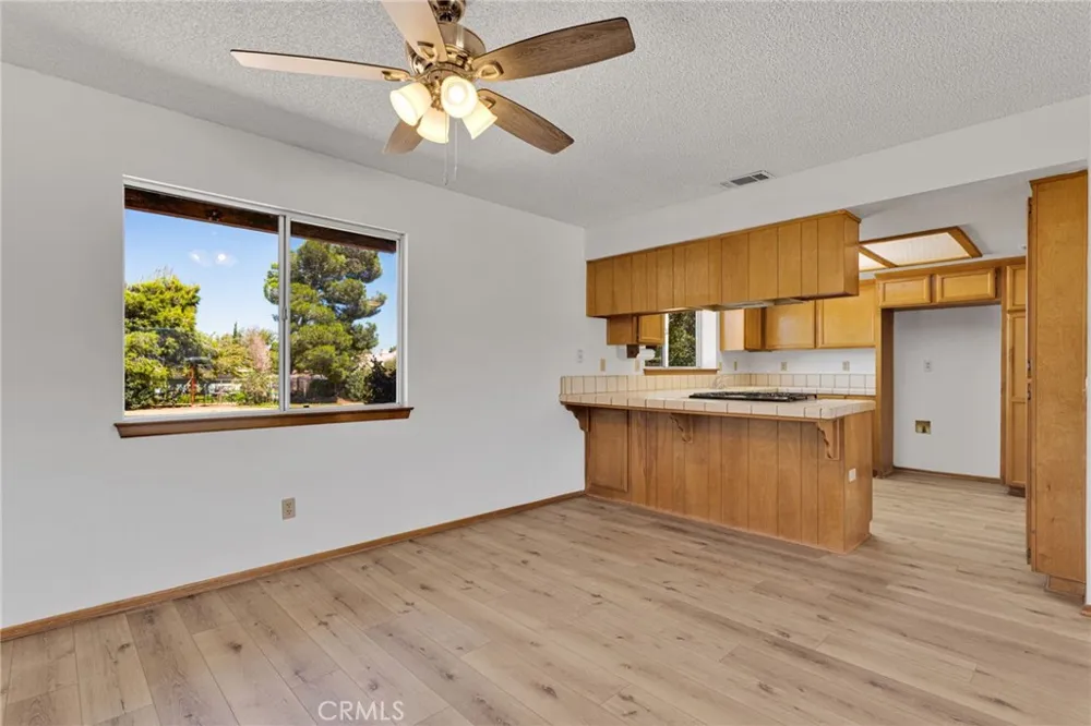 18256 Danbury Hesperia, CA 92345
