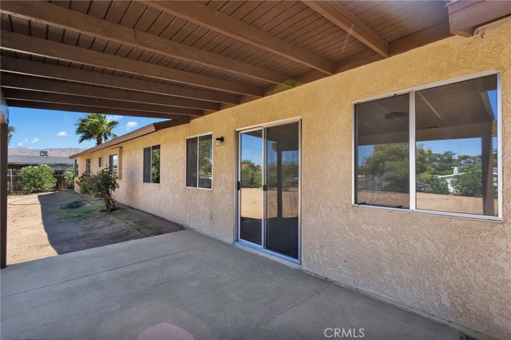 18256 Danbury Hesperia, CA 92345