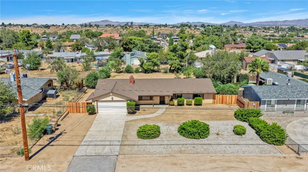 18256 Danbury Hesperia, CA 92345