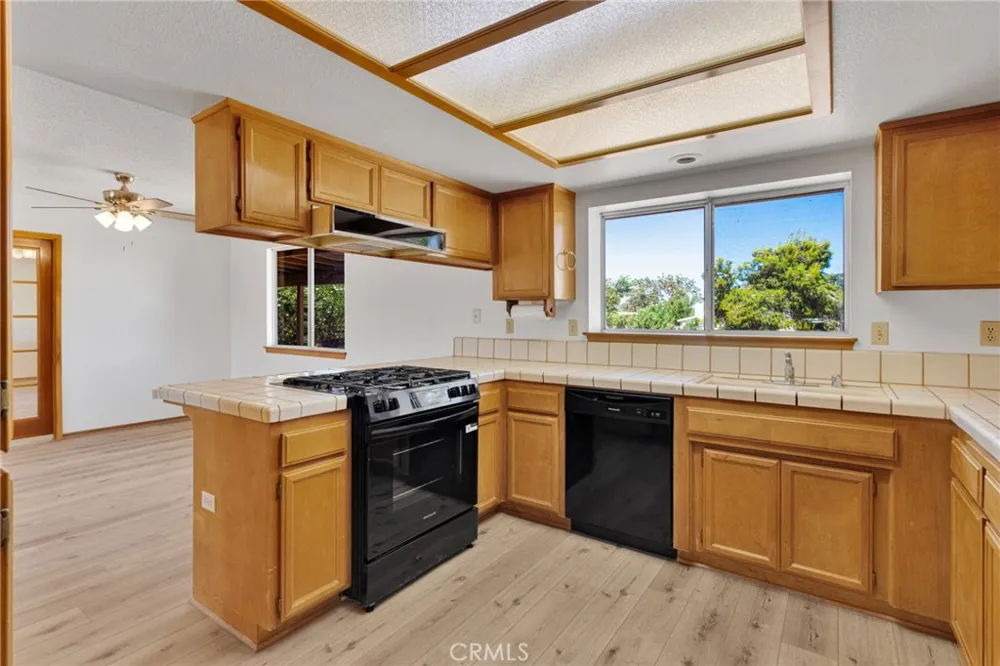 18256 Danbury Hesperia, CA 92345
